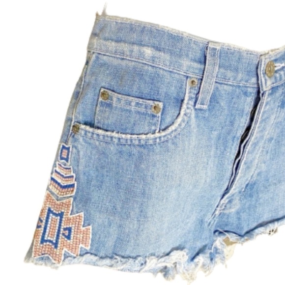 Carmar Light Wash Tribal Embroidery Cutoff Distressed denim Shorts size 25 - Picture 1 of 7